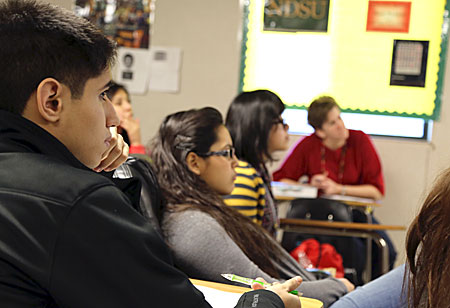 MacArthur-HS-Halliburton-Engineers-and-Scientists-Visits-10-Classes-Talk-About-STEM-37-B