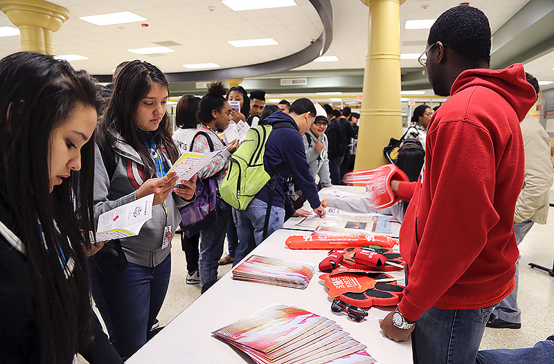 Eisenhower-High-School-Grads-Give-Back-2015-33