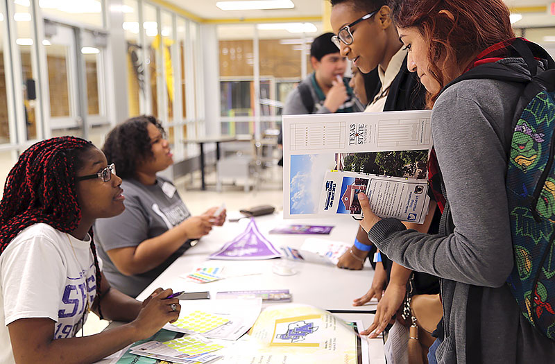 Eisenhower-High-School-Grads-Give-Back-2015-52