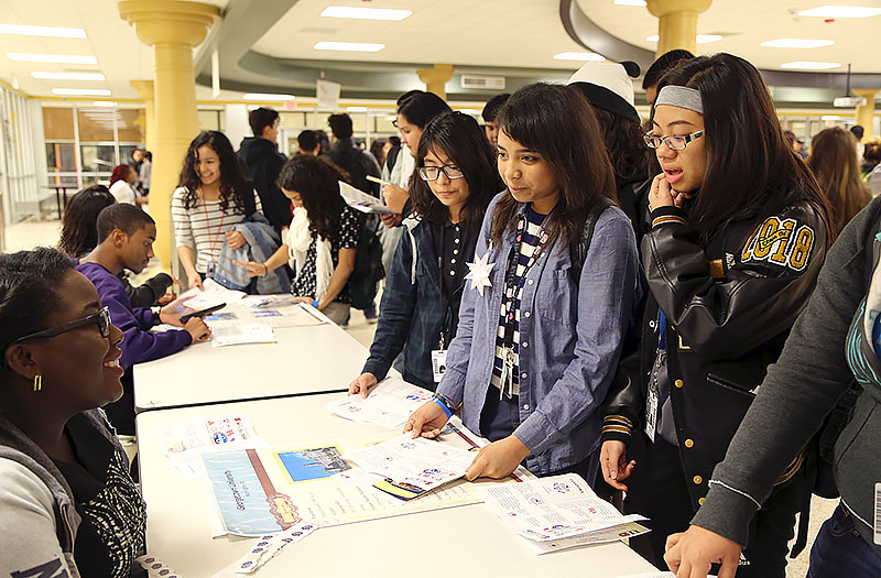 Eisenhower-High-School-Grads-Give-Back-2015-56